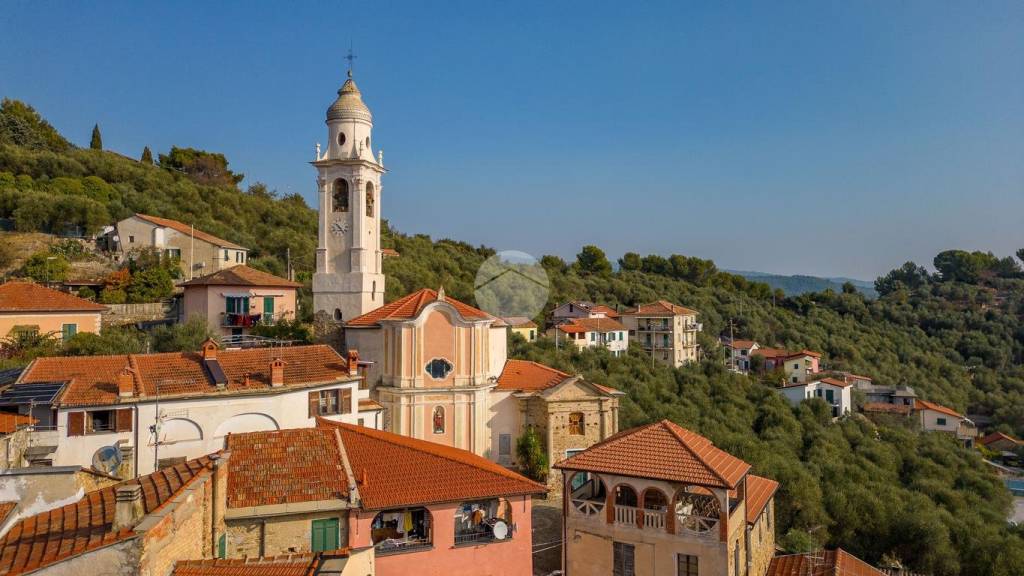 casa indipendente in vendita ad Imperia in zona Sant'Agata