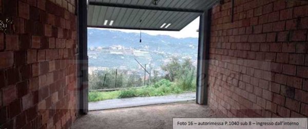 casa indipendente in vendita ad Imperia in zona Poggi