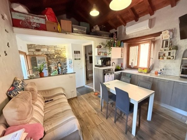 appartamento in vendita ad Imperia in zona Porto Maurizio