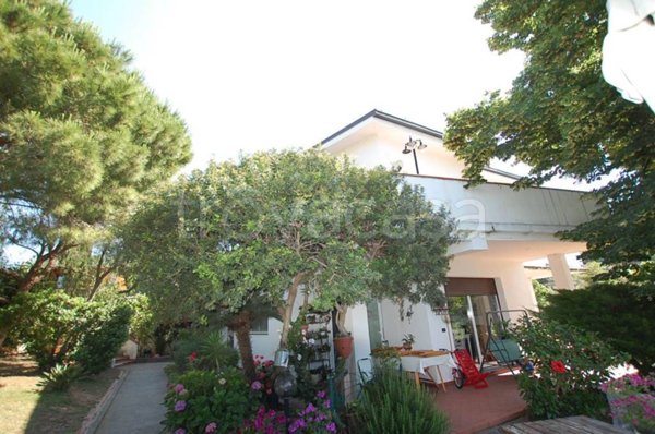 casa indipendente in vendita ad Imperia in zona Porto Maurizio