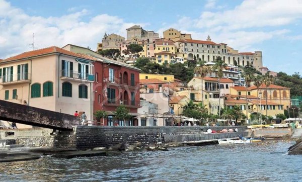 appartamento in vendita ad Imperia in zona Oneglia