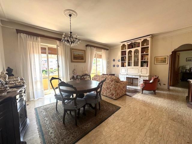 casa indipendente in vendita ad Imperia in zona Oneglia