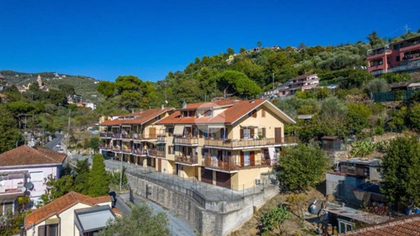 appartamento in vendita ad Imperia in zona Porto Maurizio