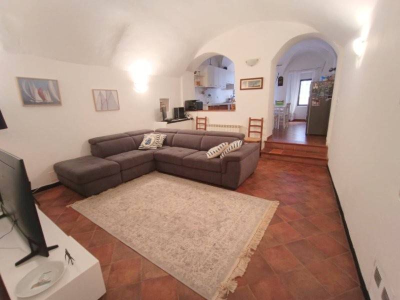 appartamento in vendita ad Imperia in zona Porto Maurizio