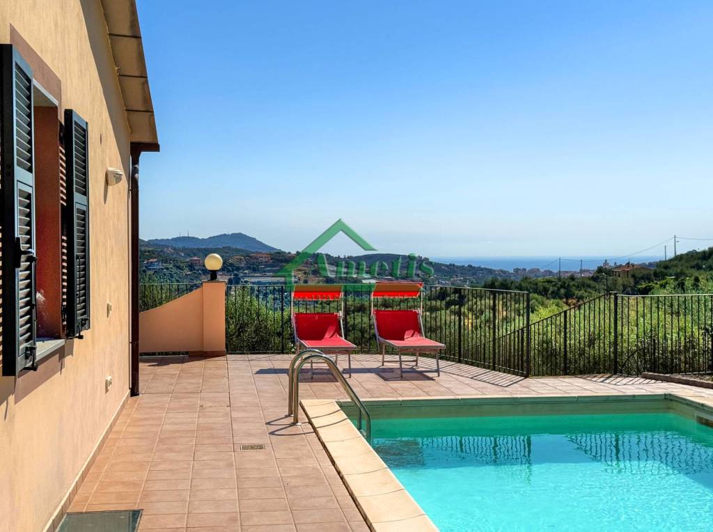 casa indipendente in vendita ad Imperia