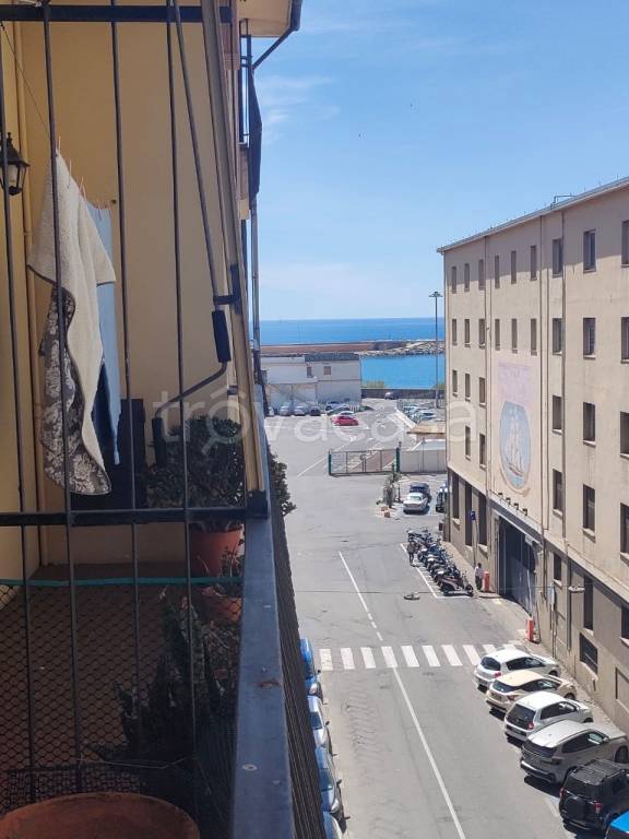 appartamento in vendita ad Imperia in zona Oneglia