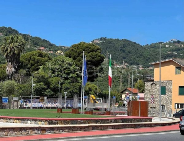 negozio in vendita ad Imperia in zona Oneglia
