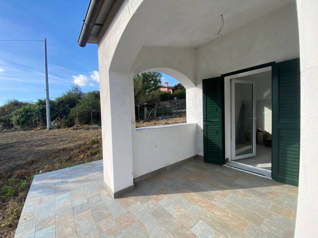 casa indipendente in vendita ad Imperia in zona Porto Maurizio