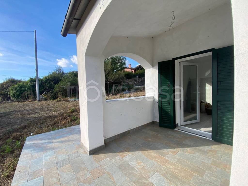 casa indipendente in vendita ad Imperia in zona Porto Maurizio