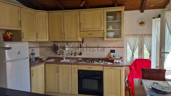 casa indipendente in vendita ad Imperia in zona Poggi