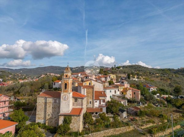 appartamento in vendita ad Imperia in zona Oneglia