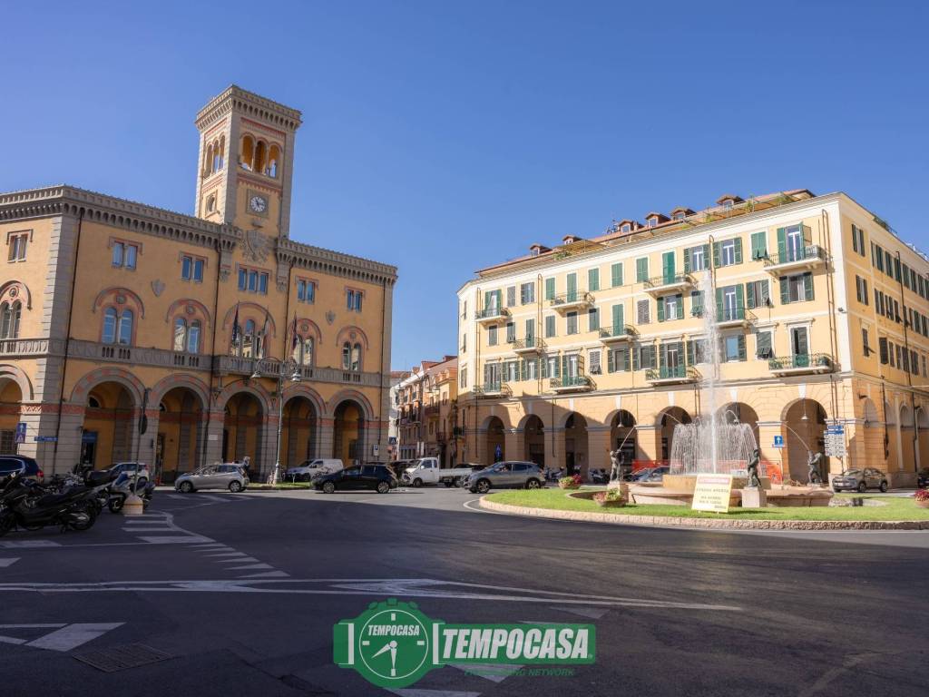 ufficio in vendita ad Imperia in zona Oneglia