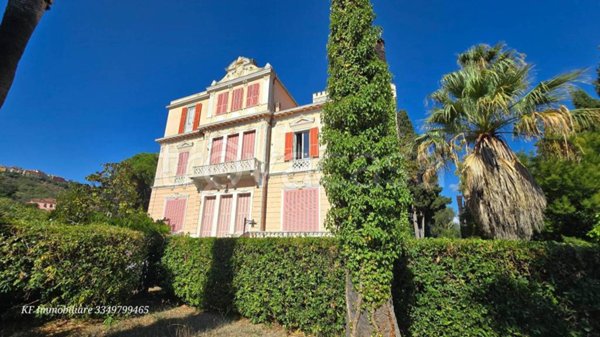 appartamento in vendita ad Imperia in zona Poggi