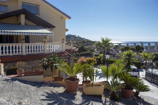 appartamento in vendita ad Imperia in zona Torrazza / Clavi