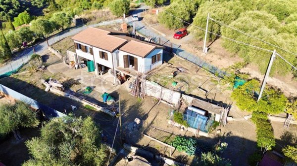 casa indipendente in vendita ad Imperia in zona Porto Maurizio