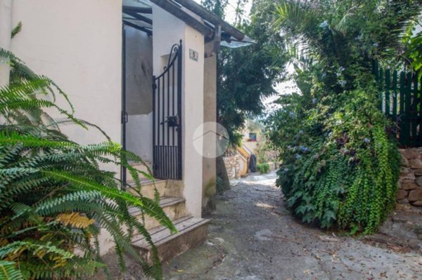 casa indipendente in vendita ad Imperia