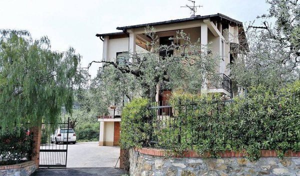 casa indipendente in vendita ad Imperia in zona Torrazza / Clavi