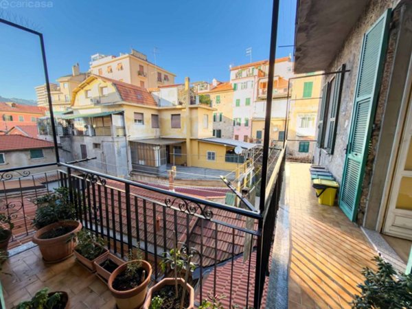 appartamento in vendita ad Imperia in zona Oneglia