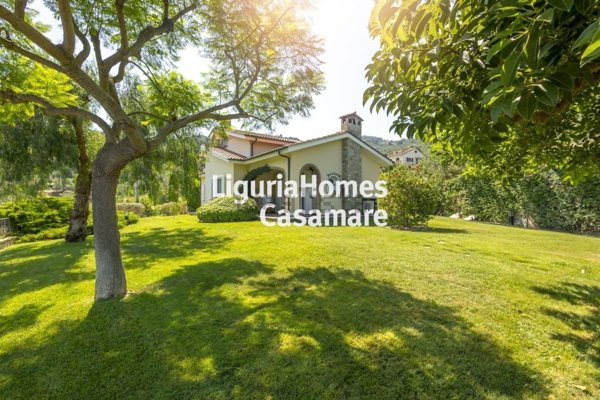 casa indipendente in vendita ad Imperia