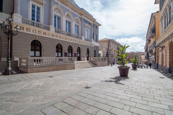 negozio in vendita ad Imperia