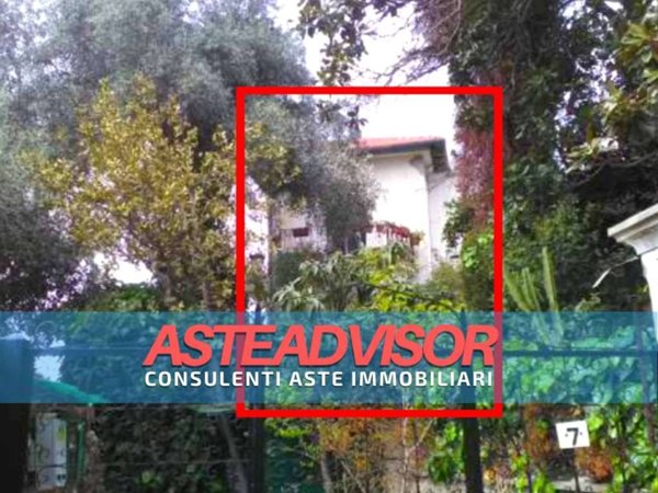 casa indipendente in vendita ad Imperia in zona Oneglia