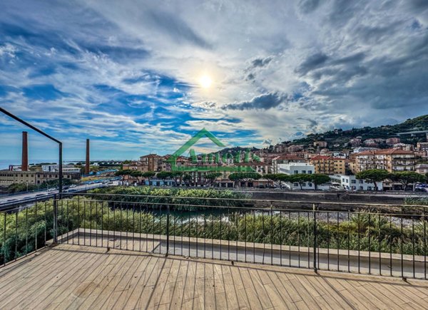 appartamento in vendita ad Imperia in zona Oneglia
