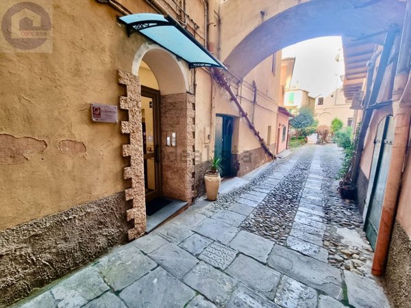 appartamento in vendita ad Imperia in zona Porto Maurizio