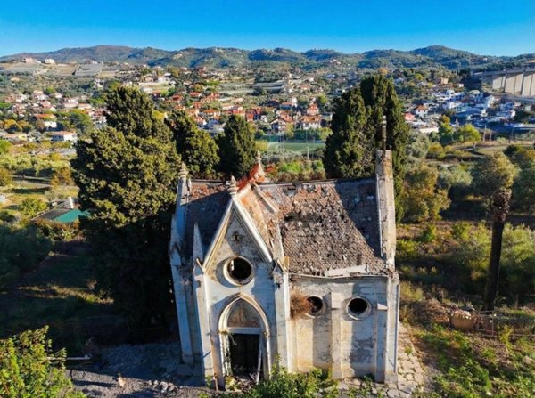 casa indipendente in vendita ad Imperia