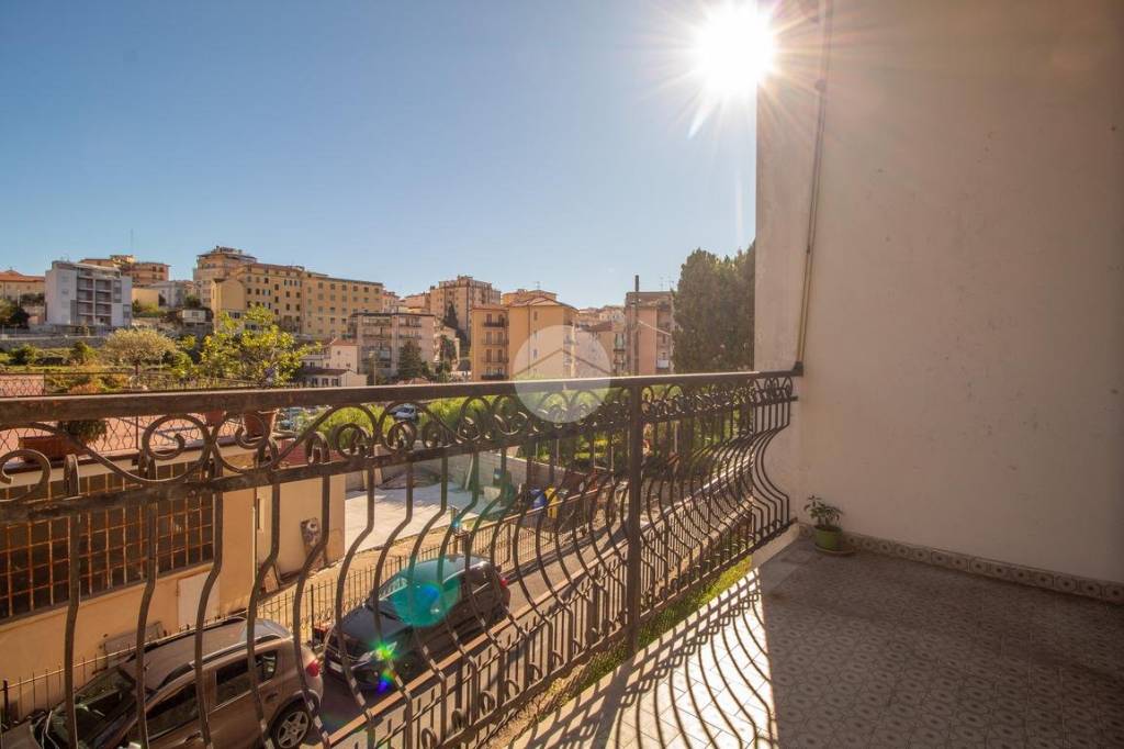 appartamento in vendita ad Imperia in zona Porto Maurizio