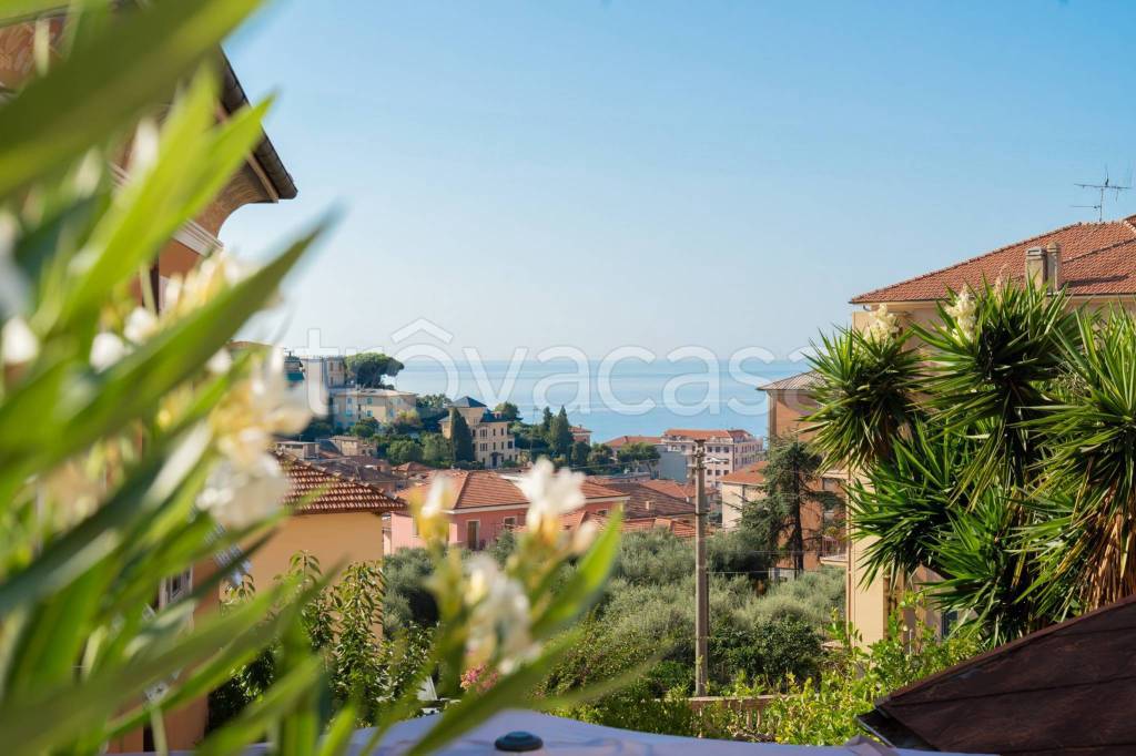 appartamento in vendita ad Imperia in zona Oneglia