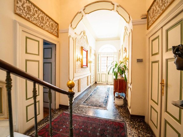 casa indipendente in vendita ad Imperia in zona Porto Maurizio