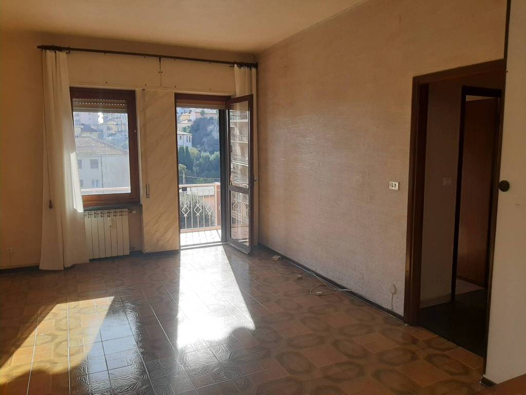 appartamento in vendita ad Imperia in zona Oneglia
