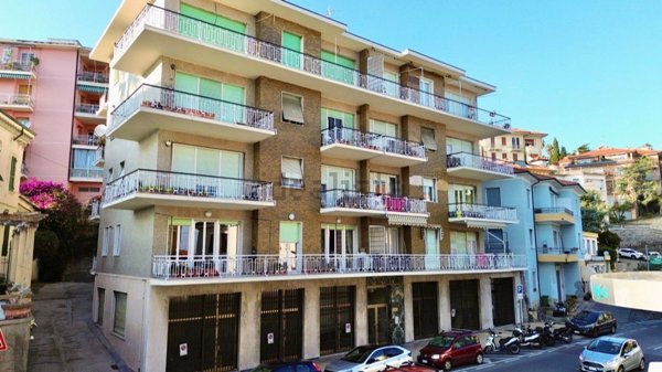 appartamento in vendita ad Imperia in zona Porto Maurizio