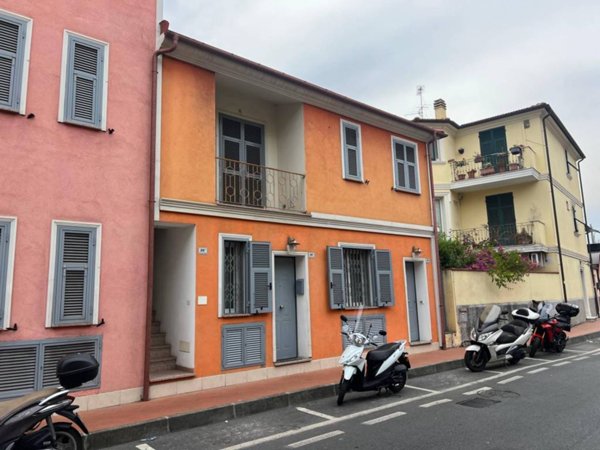 appartamento in vendita ad Imperia in zona Oneglia