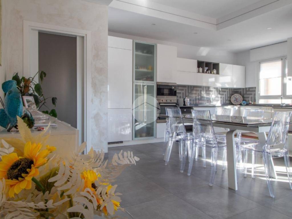 appartamento in vendita ad Imperia in zona Porto Maurizio