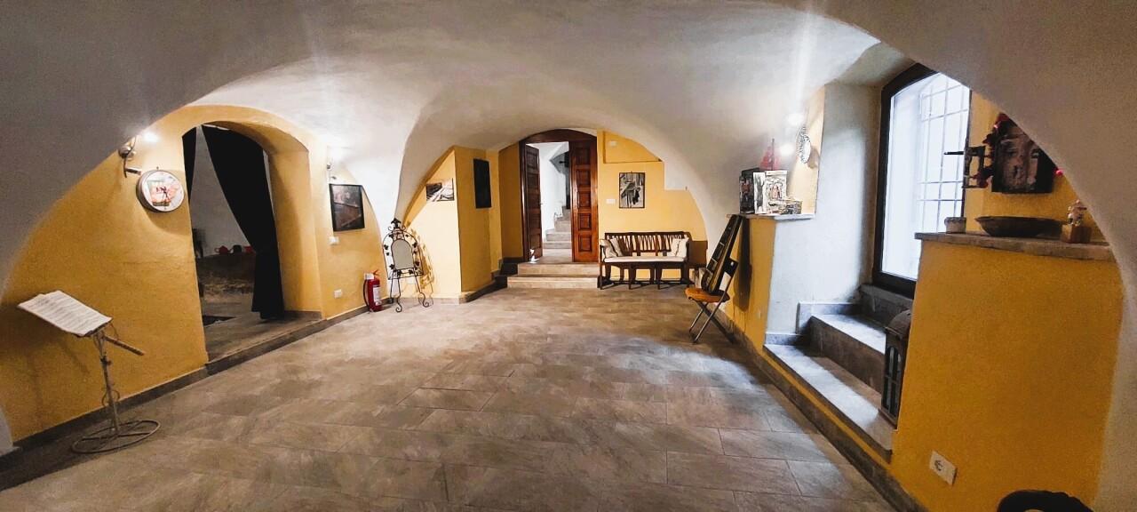 appartamento in vendita ad Imperia in zona Porto Maurizio