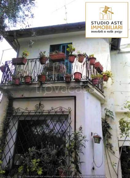 casa indipendente in vendita ad Imperia in zona Oneglia