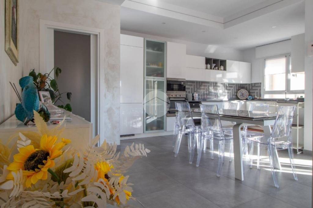 appartamento in vendita ad Imperia in zona Porto Maurizio