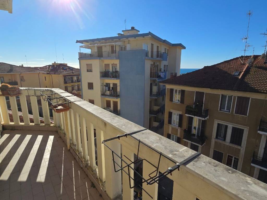 appartamento in vendita ad Imperia in zona Porto Maurizio