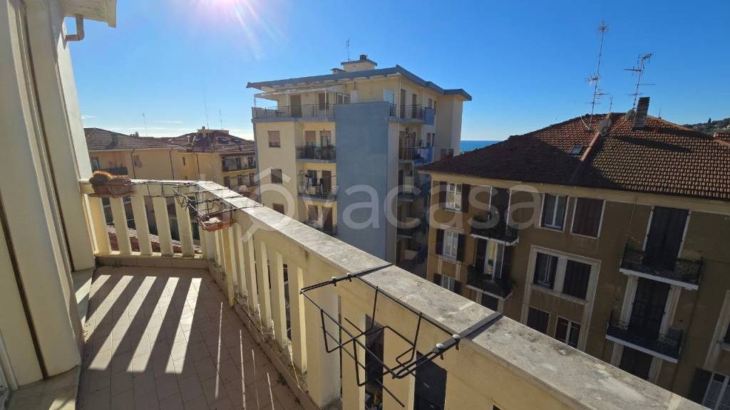 appartamento in vendita ad Imperia in zona Porto Maurizio