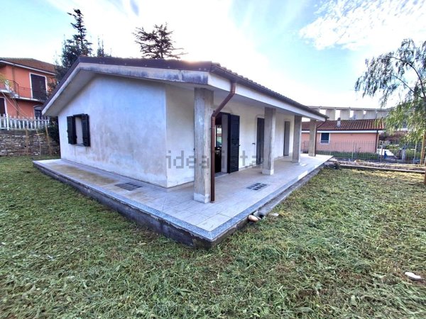 casa indipendente in vendita ad Imperia