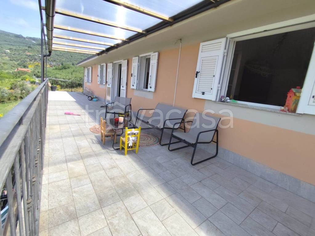 appartamento in vendita ad Imperia in zona Porto Maurizio