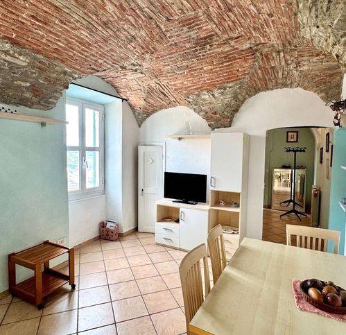 appartamento in vendita ad Imperia in zona Porto Maurizio