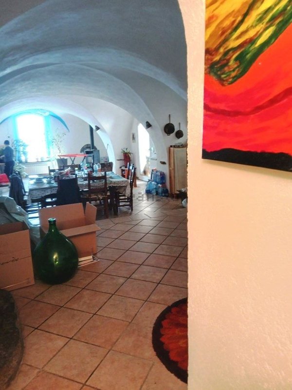 appartamento in vendita ad Imperia in zona Poggi