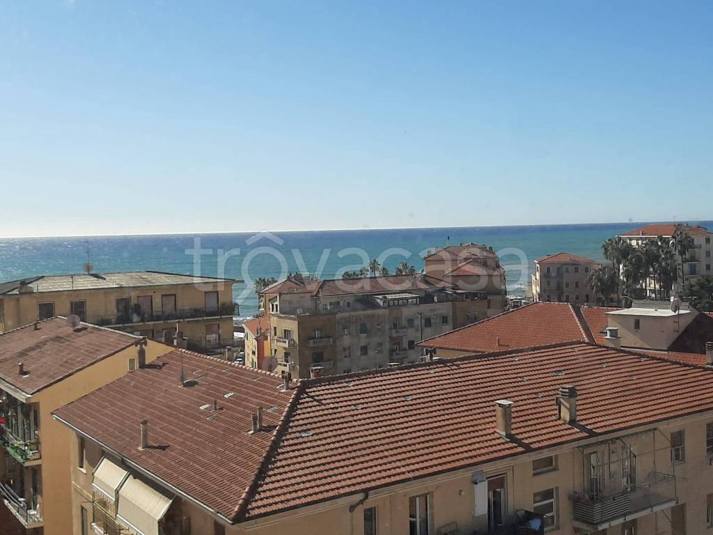 appartamento in vendita ad Imperia in zona Porto Maurizio
