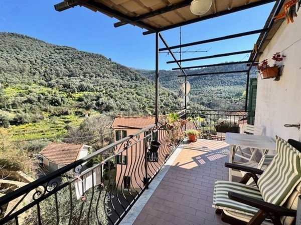 quadrivano in vendita ad Imperia in zona Moltedo