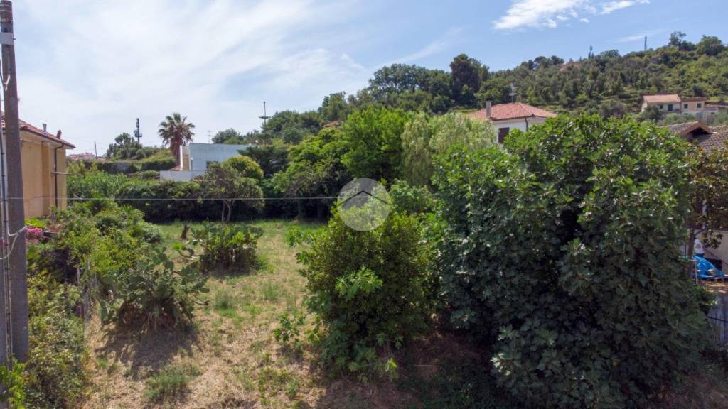 terreno edificabile in vendita ad Imperia in zona Porto Maurizio