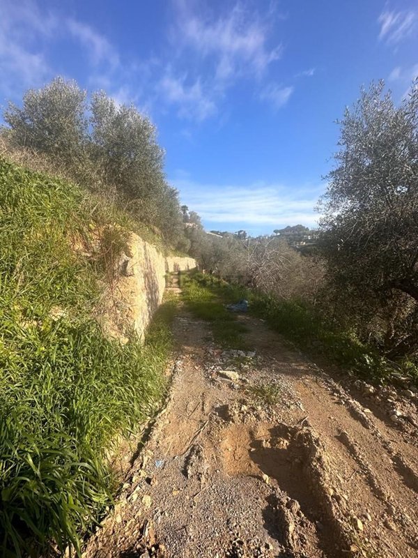 casa indipendente in vendita ad Imperia in zona Oneglia
