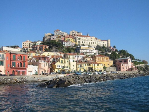 appartamento in vendita ad Imperia in zona Porto Maurizio