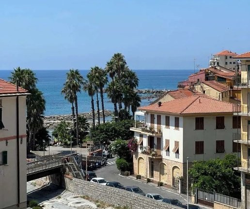 appartamento in vendita ad Imperia in zona Porto Maurizio